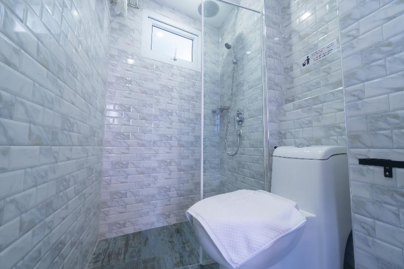 Spark Hotel - Mrt Queen Sirikit - Oda