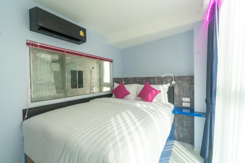 Spark Hotel - Mrt Queen Sirikit - Oda