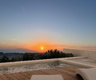Pnoe Luxury Suites