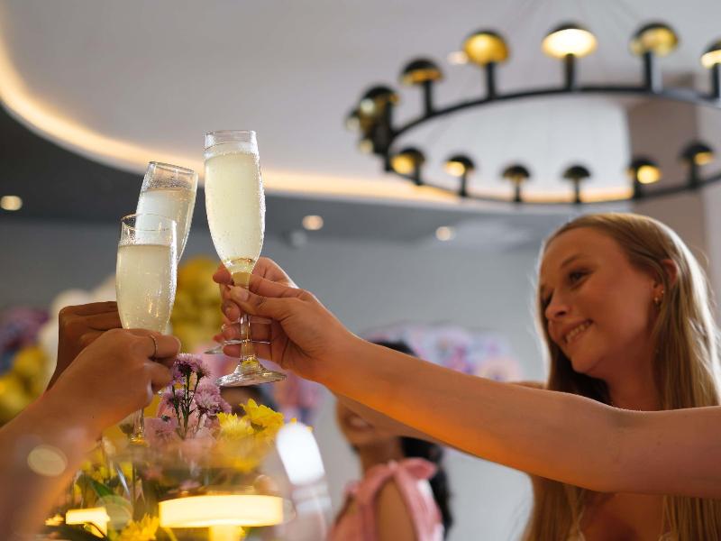 Grand Mercure Bali Seminyak - Bar