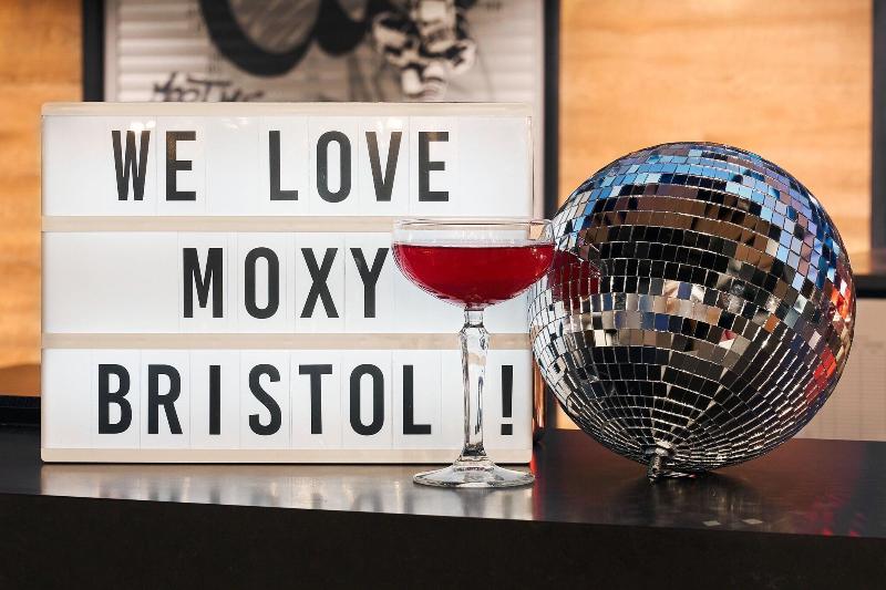 Moxy Bristol - Lobi