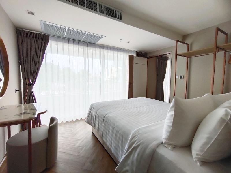 Away Bangkok Riverside Kene - Oda