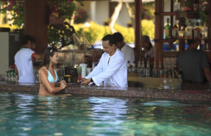 Discovery Kartika Plaza Hotel - Bar
