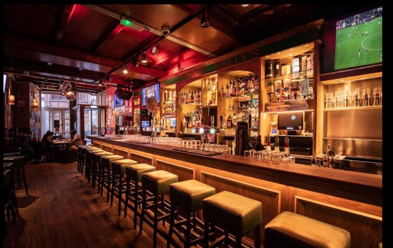 Durty Nelly's Inn - Bar
