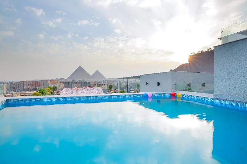 Pyramid Front Hotel - Havuz