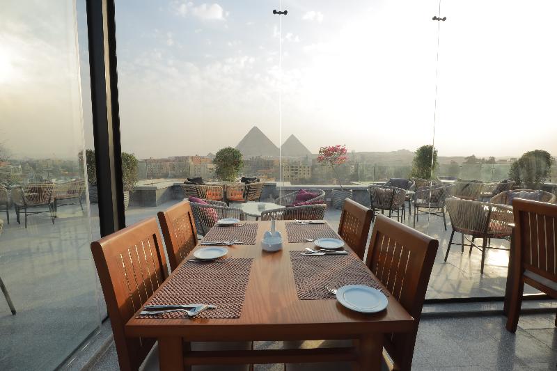 Pyramid Front Hotel - Restoran
