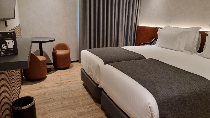 Hotel Principe Avila - Oda