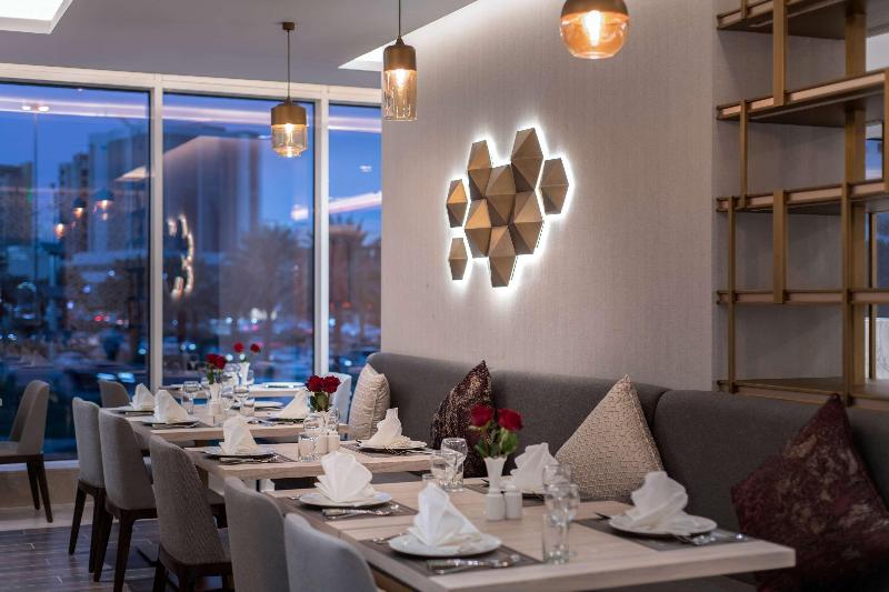 Ramada Riyadh King Fahd Road - Restoran