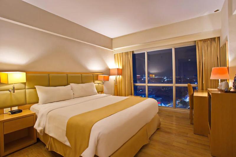 Horison Ultima Semarang - Oda