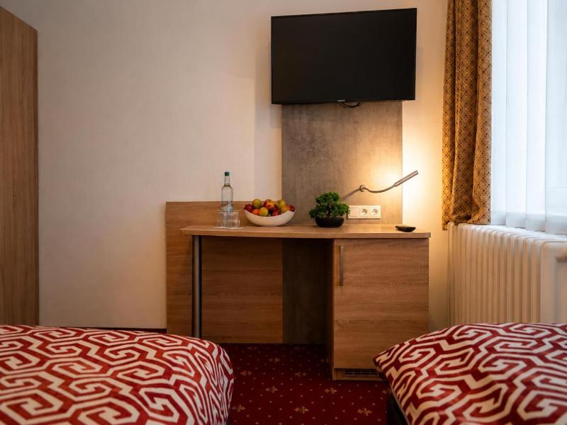 Hotel Mona - Genel