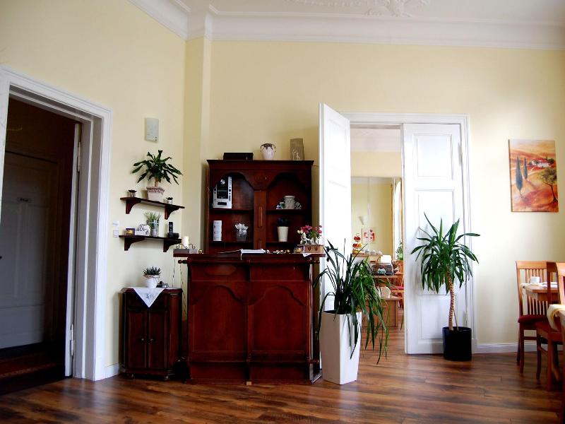 The Avalon Hotel - Lobi