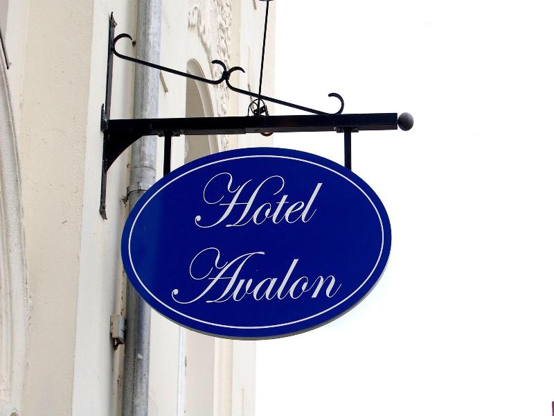 The Avalon Hotel - Genel