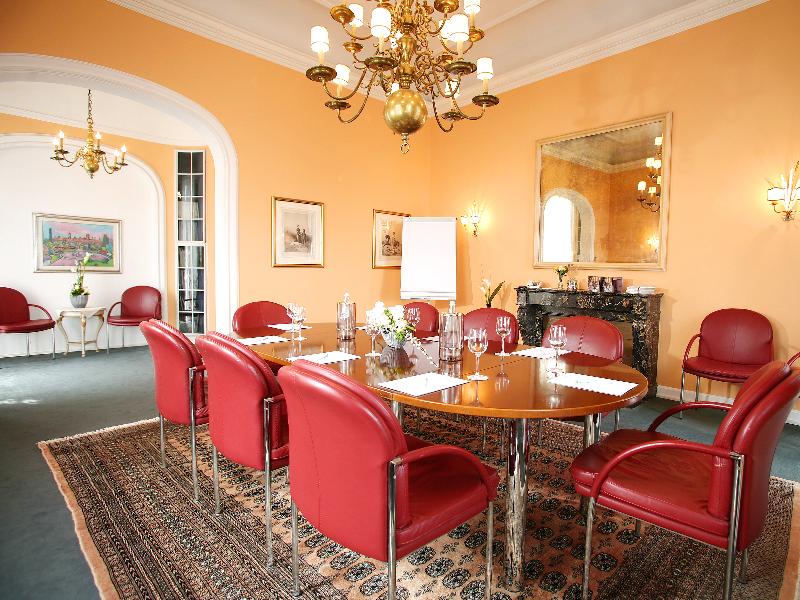 Villa Principe Leopoldo - Toplantı