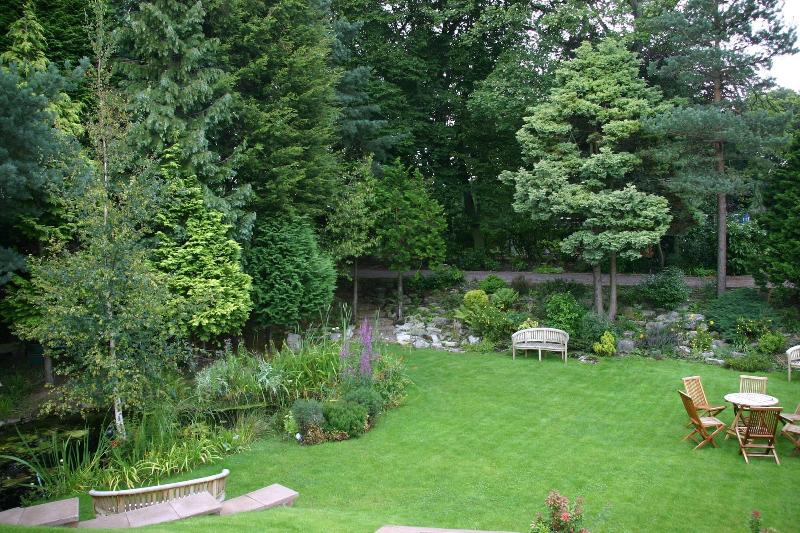 Mere Brook House - Genel
