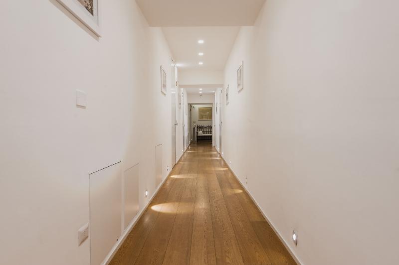 Rg7 Apartments - Lobi