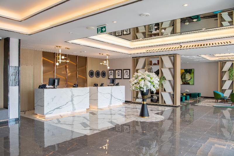 Damac Hills 2 Hotel, An Edge By Rotana Hotel - Lobi
