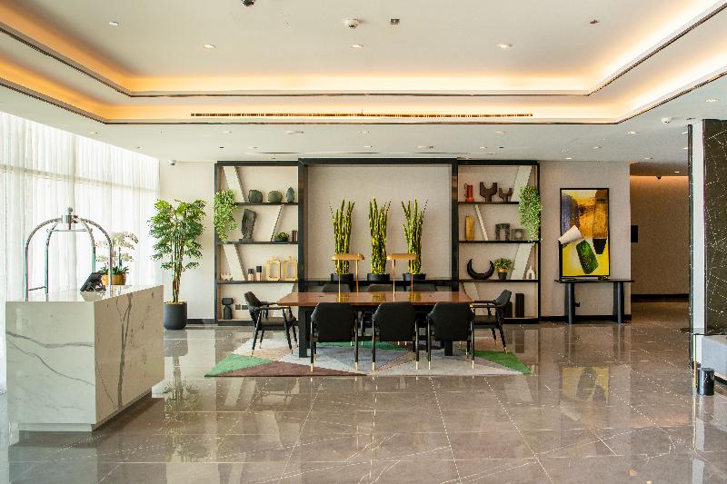 Damac Hills 2 Hotel, An Edge By Rotana Hotel - Lobi