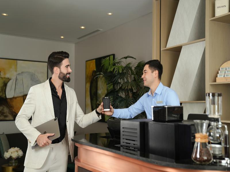 Damac Hills 2 Hotel, An Edge By Rotana Hotel - Lobi