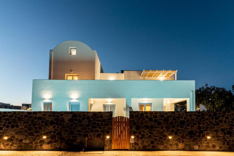 Santorossa Luxury Villas - Genel