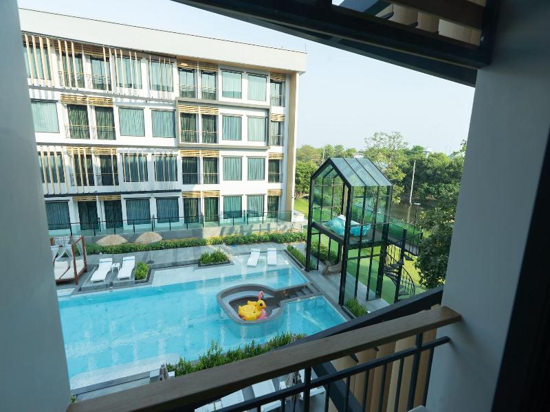 Crystal Srivaree Suvarnabhumi Hotel - Oda