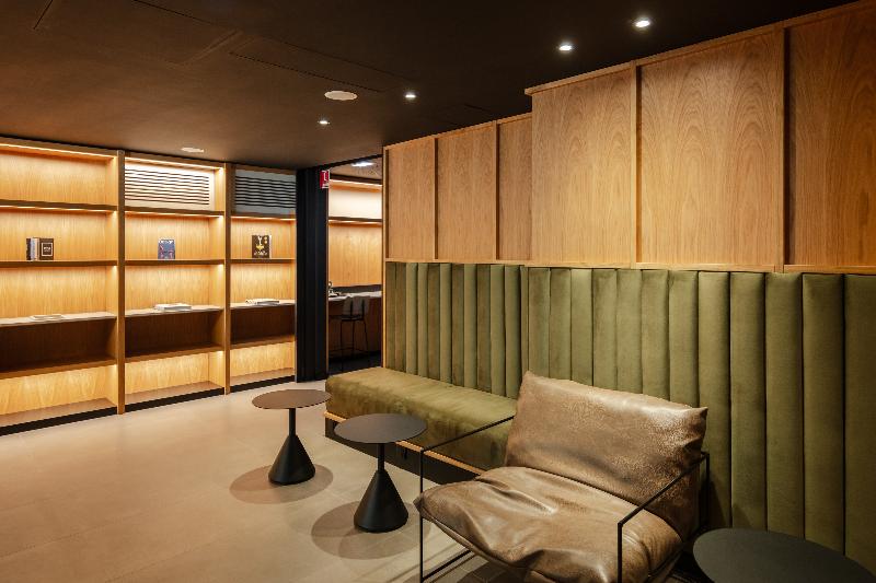 Hotel Acta The Clover - Lobi