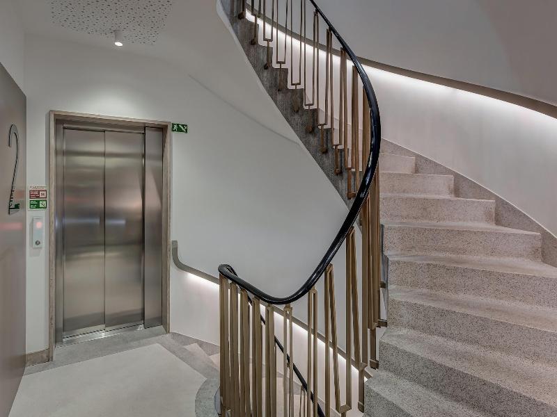 Hotel Acta The Clover - Lobi