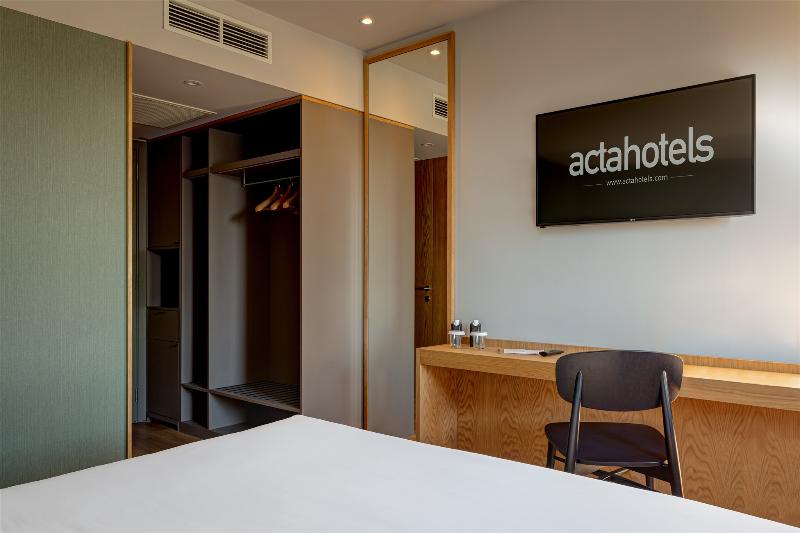 Hotel Acta The Clover - Oda