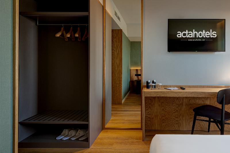 Hotel Acta The Clover - Oda
