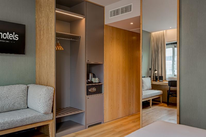 Hotel Acta The Clover - Oda