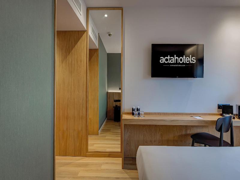 Hotel Acta The Clover - Oda