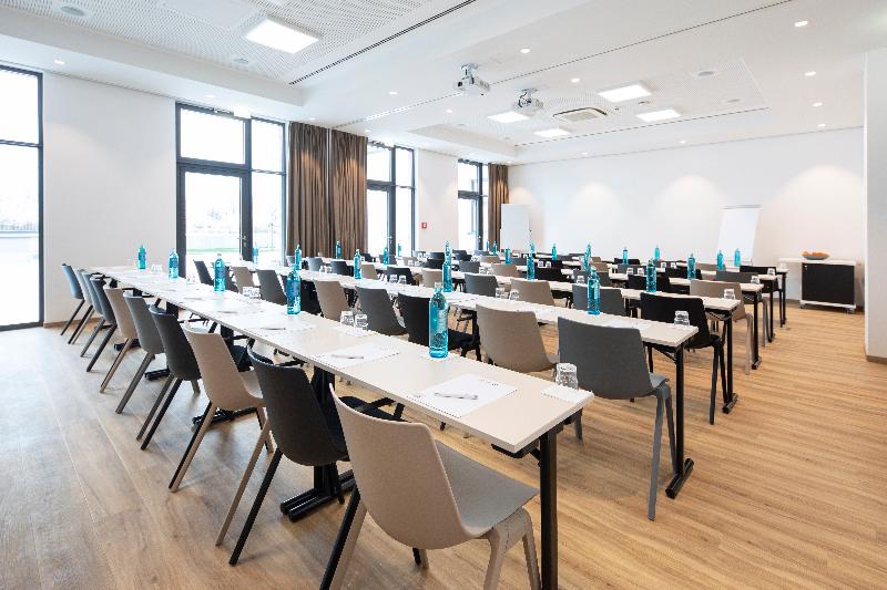 LOGINN Hotel Berlin Airport - Genel