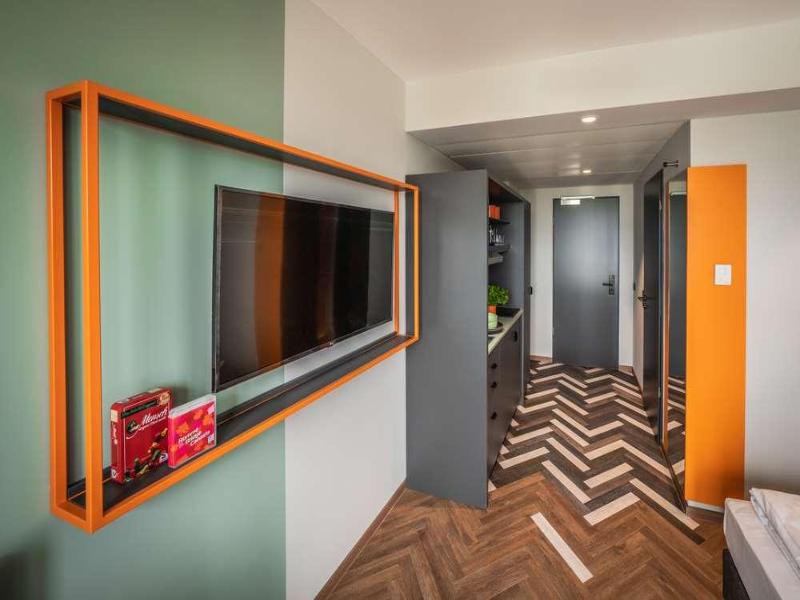 LOGINN Hotel Berlin Airport - Oda