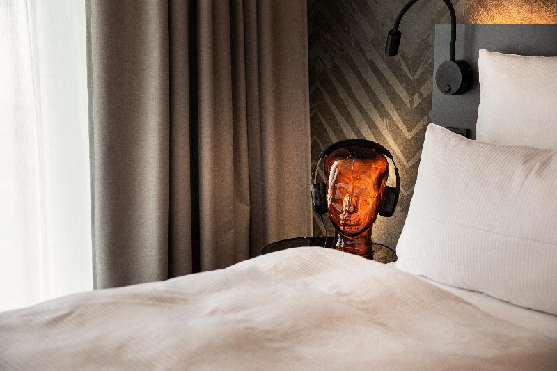 LOGINN Hotel Berlin Airport - Oda