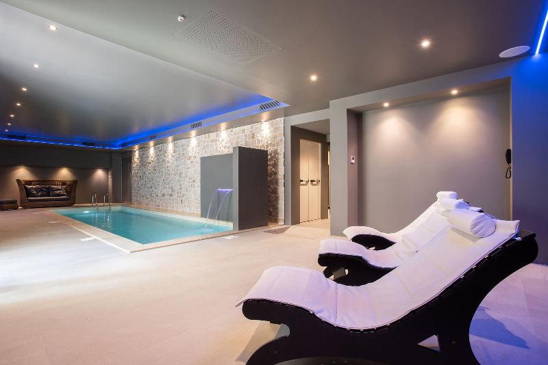 Fortyfive Squared - Havuz