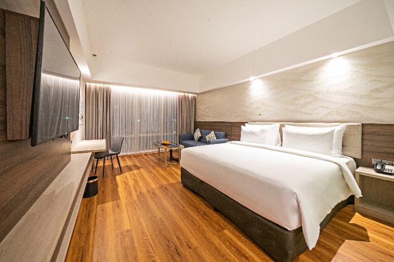 Platinum Hotel Tunjungan Surabaya - Oda