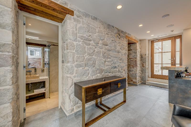 Stonemasons Heritage - Lobi