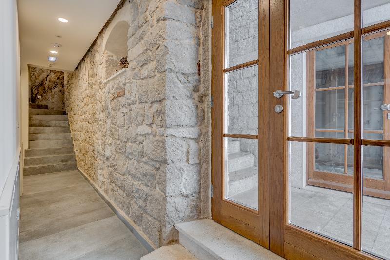 Stonemasons Heritage - Lobi
