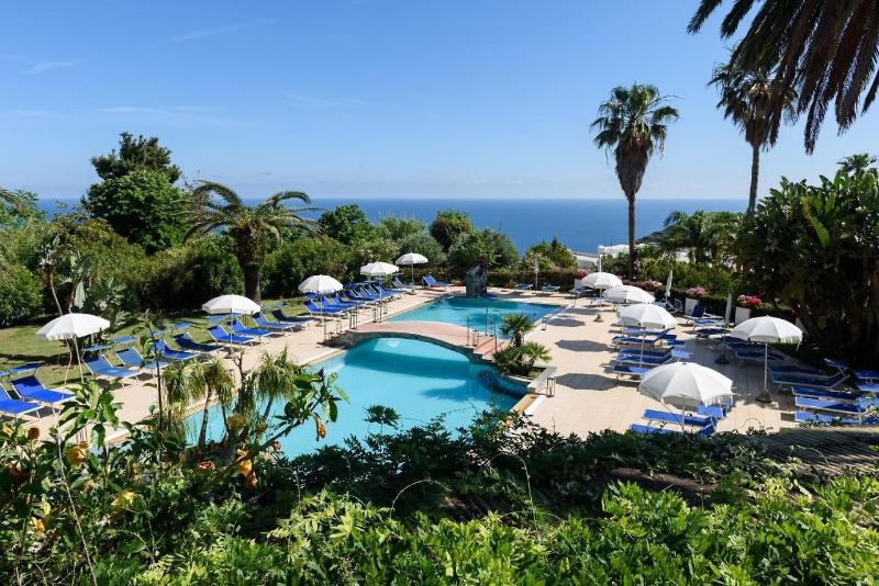 B&B HOTEL - ISCHIA San Nicola - Havuz