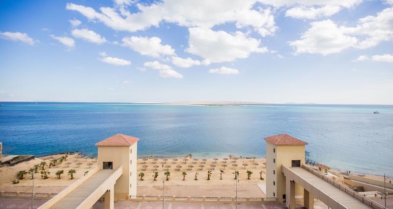 Sky View Suites Hotel - Plaj