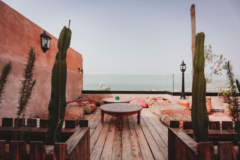 Riad Dlim - Genel
