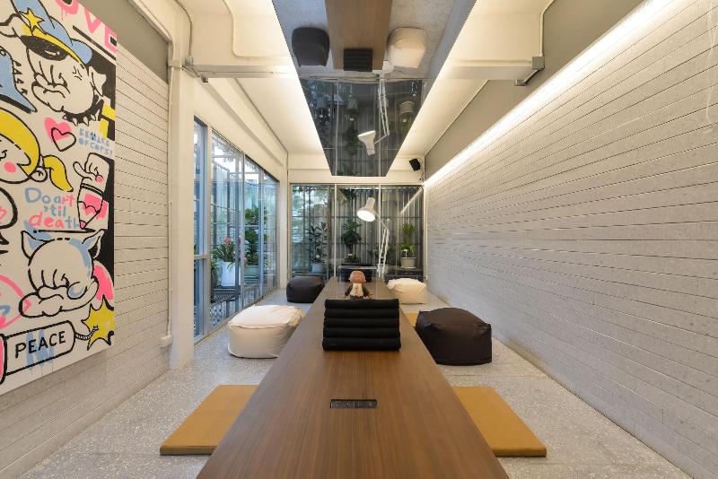Tiang Studio - Bar