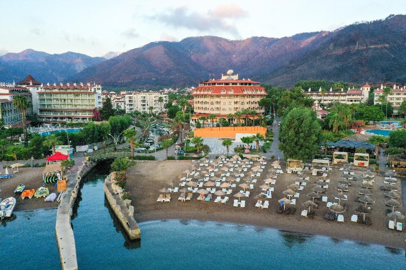 Fortuna Beach - Genel