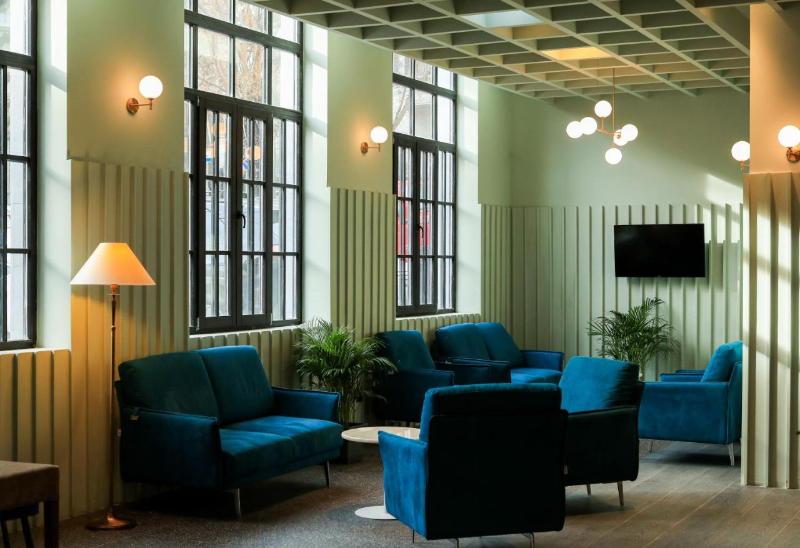 Pine Astoria Hotel - Lobi
