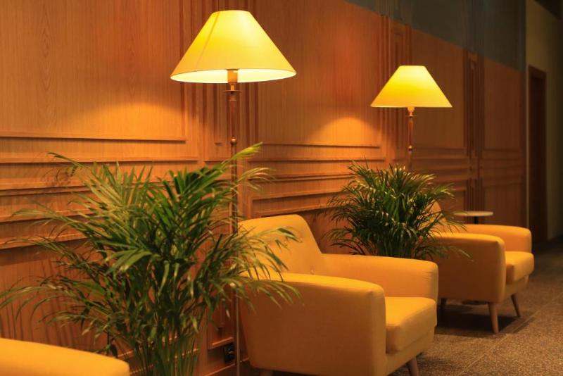 Pine Astoria Hotel - Lobi