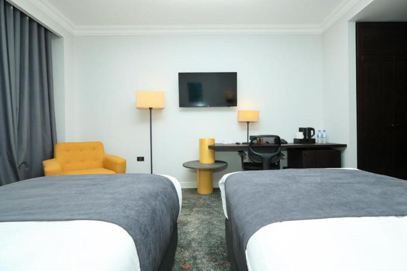 Pine Astoria Hotel - Oda