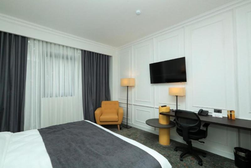 Pine Astoria Hotel - Oda