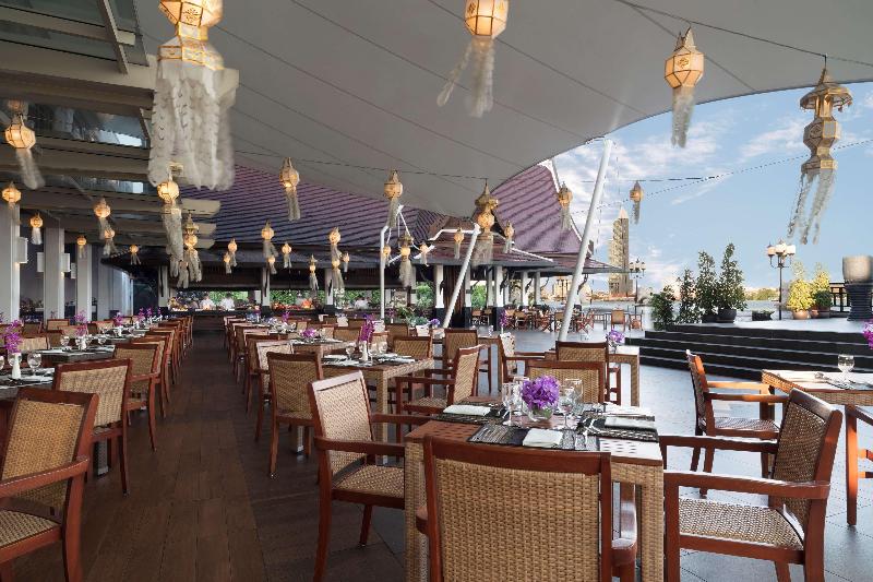 Anantara Riverside Bangkok Resort - Restoran