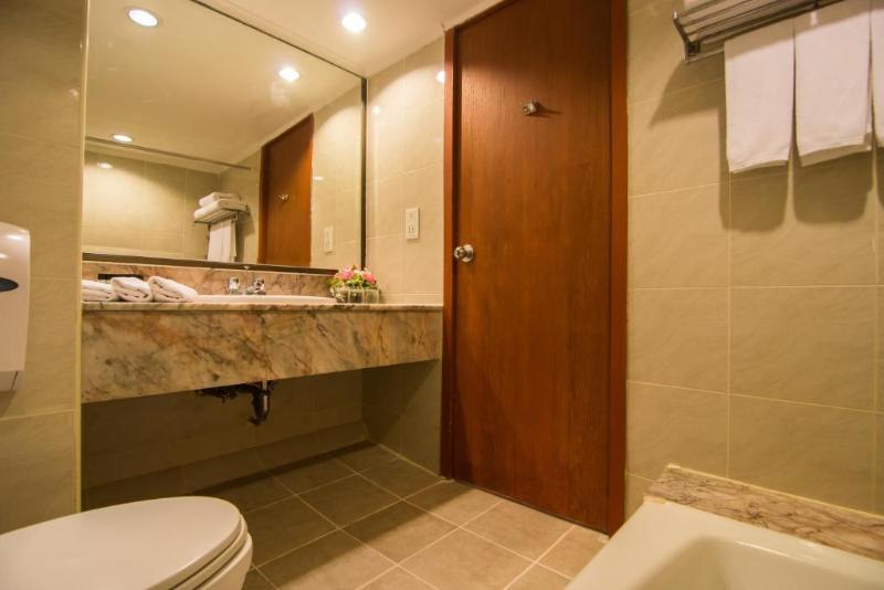 Bangkok Palace Hotel (SHA Extra Plus) - Oda