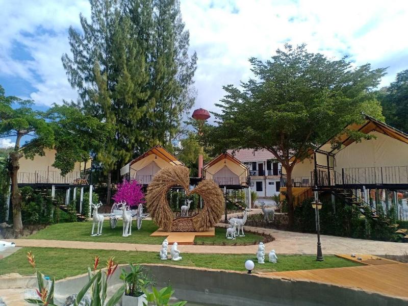 Mont Blanc Base Camp Khao Yai - Lobi
