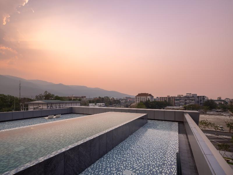 Travelodge Nimman Chiang Mai - Havuz
